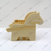 Дървен Моливник - Конче с Размери 13,5 см х 7 см х 11 см