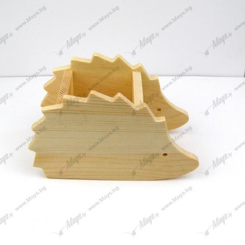 Дървен Моливник - Таралеж, с размери 14.5 см х 7,5 см х 9 см Дървен Моливник - Таралеж, с размери 14.5 см х 7,5 см х 9 см